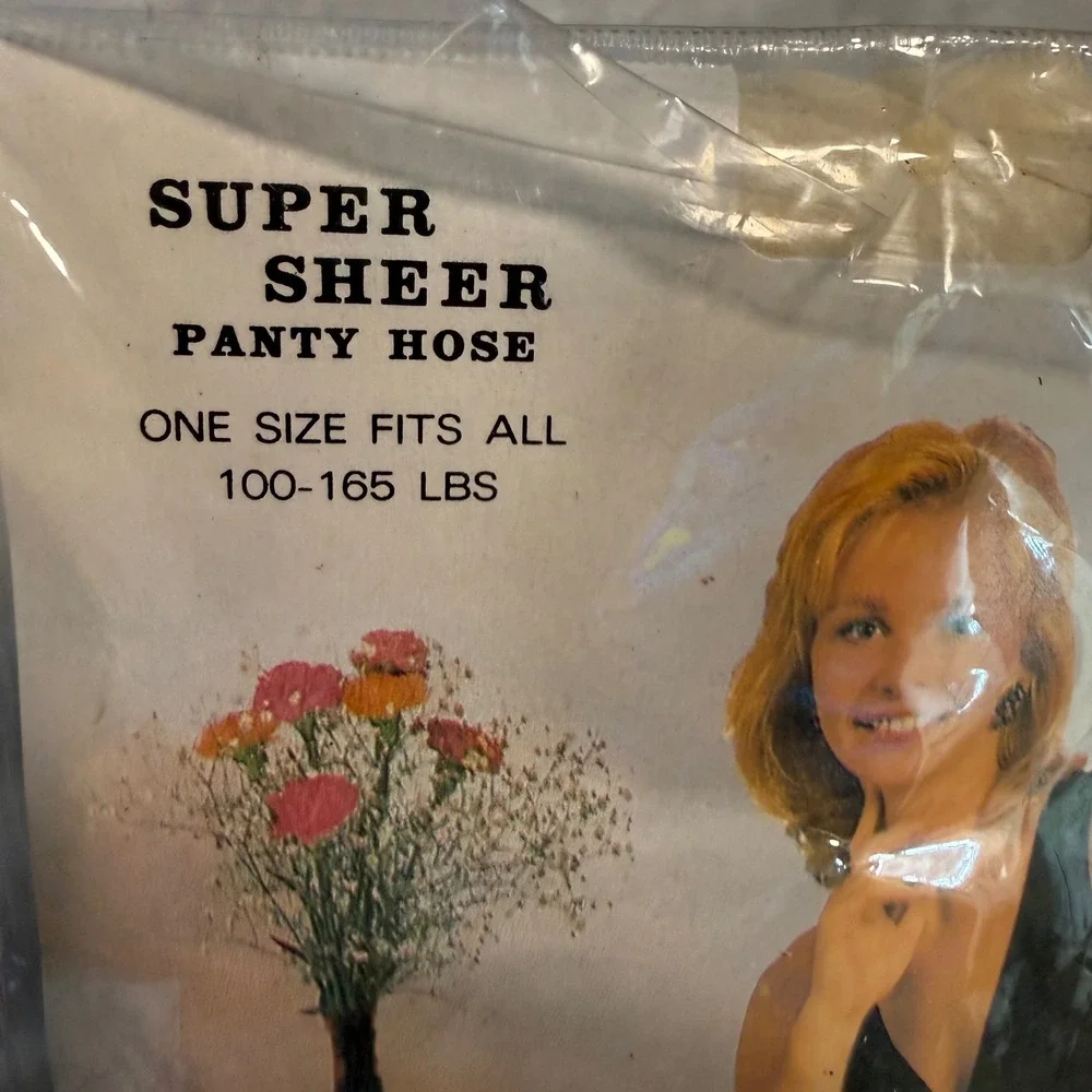 Mighty Hugs Super Sheer Pantyhose‎ Style 1700 CD White One Size Fits All NIP